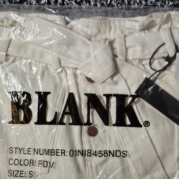 NEW Blank NYC White Twill Paperbag Shorts in Far Away White size Small - Picture 11 of 11